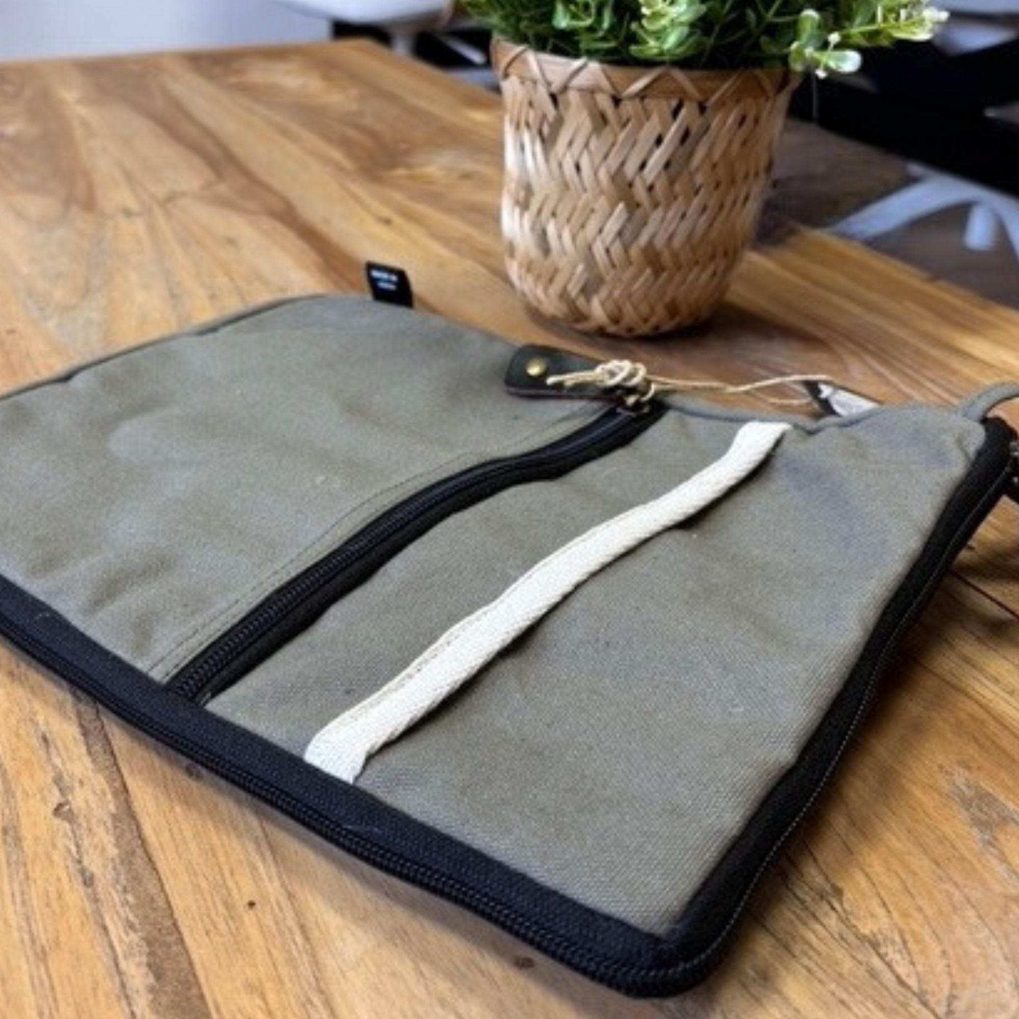 Canvas Large Laptop Pouch - Olive - 30x40cm