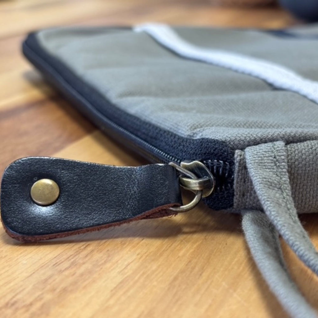 Canvas Travel Laptop Pouch - Olive - 24x33cm
