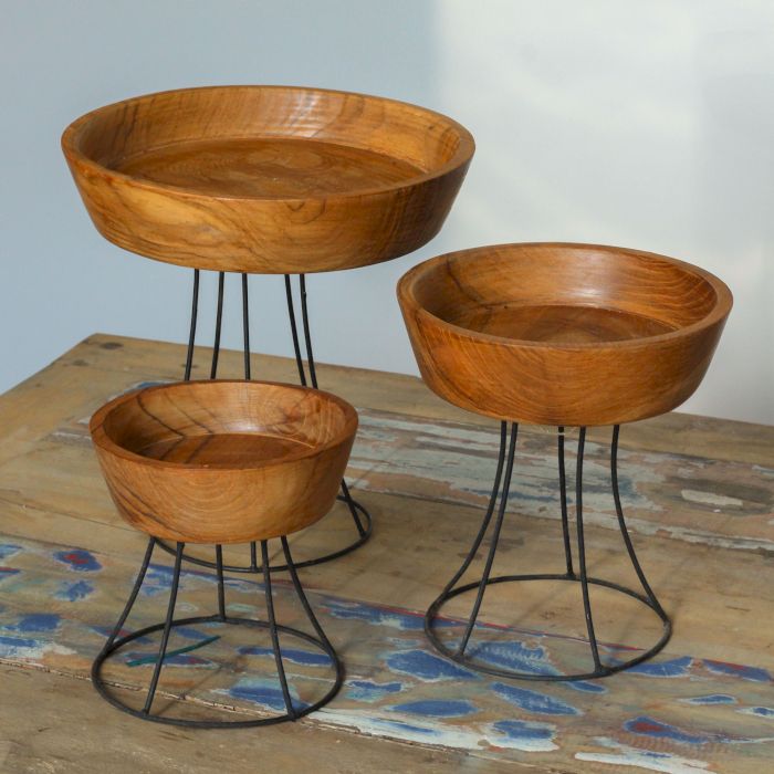 Set aus 3 erhöhten Teakschalen