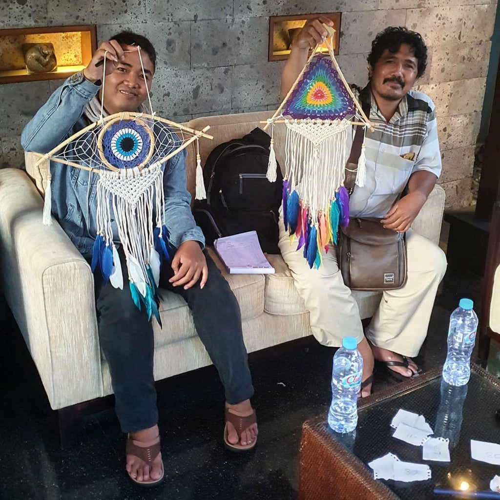 Protection Dream Cather - Med Macrame Eye White/ Blue/Grey