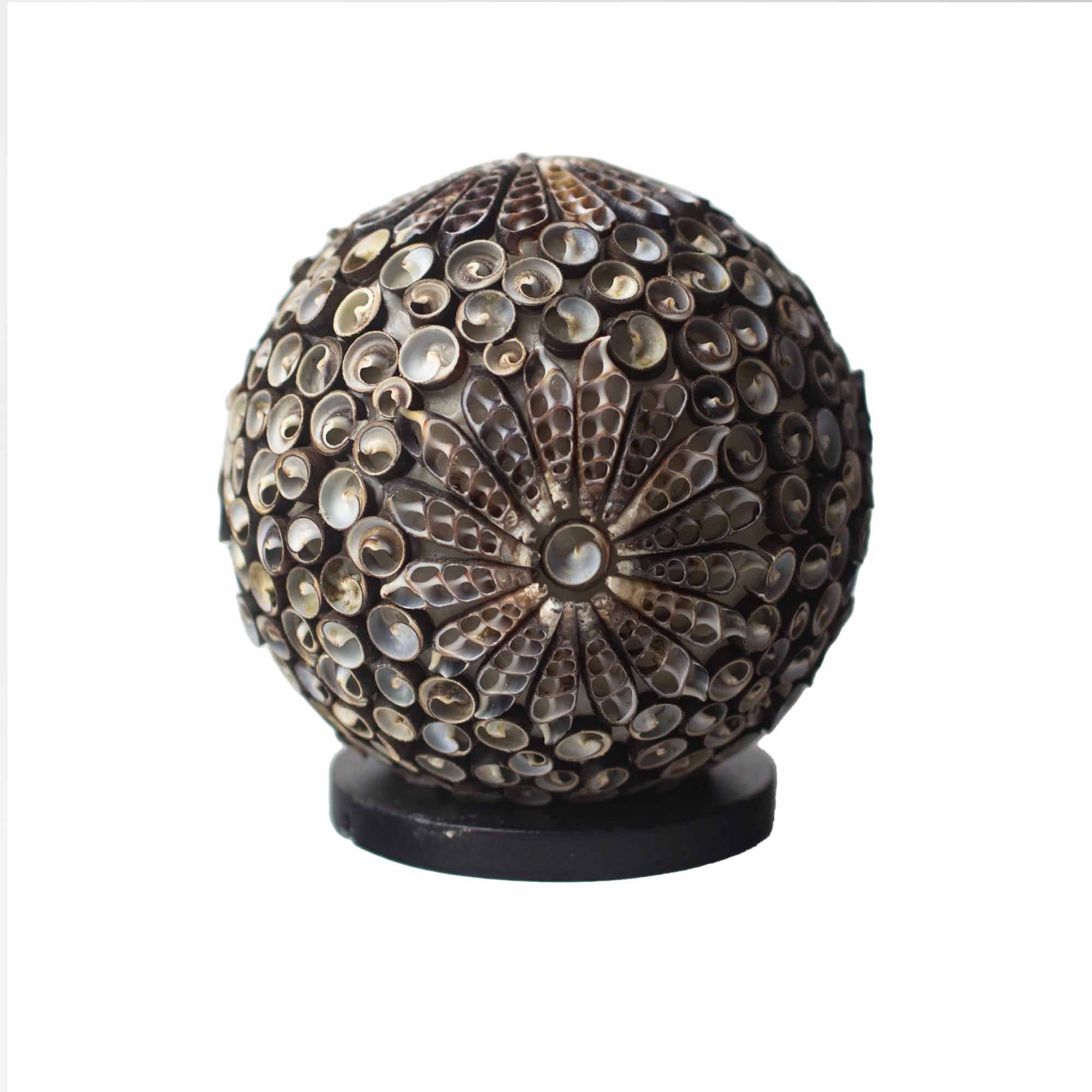 Boho-Muschellampe – Chocolate Twist Globus – 15 cm